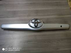 Накладка крышки багажника. Toyota Camry, ACV40