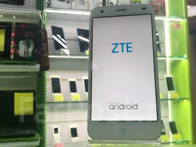 ZTE Blade S6. �/�, Dual-SIM ����