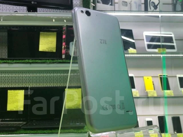 ZTE Blade S6. �/�, Dual-SIM ����