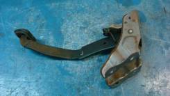 Педаль тормоза. Nissan: 100NX, Sentra, 200SX, NX-Coupe, AD, Almera, Sunny Двигатели: GA16DE, GA16DS, SR20DE, CD20, GA13DS, GA14DE, CD17, GA14DS, SR20D...