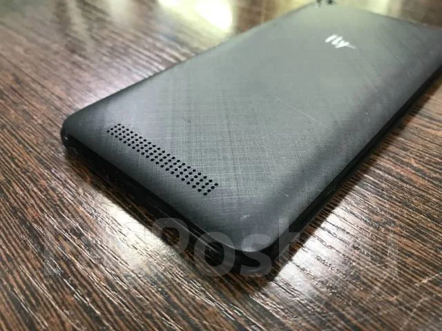 Fly FS524 Knockout. �/�, 4G LTE ����