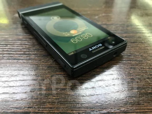 Sony Xperia U. �/� ����