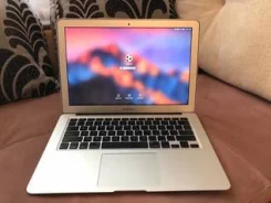 Apple MacBook 13. 13", 16,0����, ��� 1024 ��, ���� 120���, WiFi, Bluetooth, ����������� �� 12��. ����