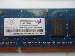 SO-DIMM DDR2.