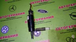 Мотор бачка омывателя. Volkswagen Passat, 3B2, 3B3, 3B6, 3B5 Audi A6, 4B4, 4B6, 4B2, 4B5 Двигатели: AQD, AEB, ALT, AWN, AWL, BFC, ATQ, ALG, APU, ALF...