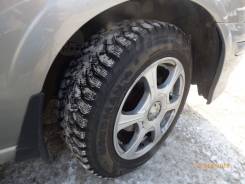 Nokian Nordman 4. Зимние, шипованные, 2015 год, износ: 10%, 2 шт