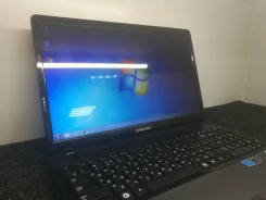 Samsung 300E5C. 15.6", 2,2����, ��� 4 ��, ���� 320���, WiFi, Bluetooth, ����������� �� 2��.