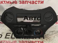 Консоль центральная. Toyota Yaris, NCP10, NCP11, NCP12, NCP13, NCP130, NCP131, NLP10, SCP10 Toyota Vitz, NCP10, NCP13, NCP15, SCP10 Toyota Echo, NCP10...