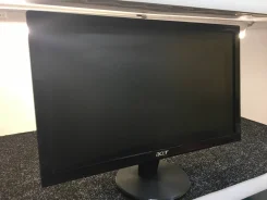 Acer. 19"