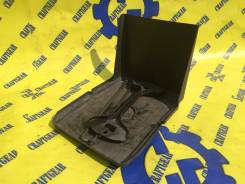 Крепление аккумулятора. Subaru Forester Subaru Legacy Subaru Impreza, GD, GD2, GD3, GD4, GD9, GDA, GDB, GDC, GDD, GG, GG2, GG3, GG5, GG9, GGA, GGB, GG...
