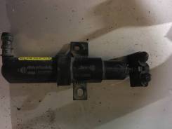 Омыватель фар. Volkswagen Passat, 3C2, 3C5 Двигатели: AXX, AXZ, BKC, BKP, BLF, BLP, BLR, BLS, BLV, BLX, BLY, BMA, BMB, BMP, BMR, BPY, BSE, BSF, BUZ, B...