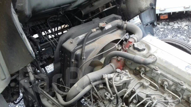 Hino Dutro ����