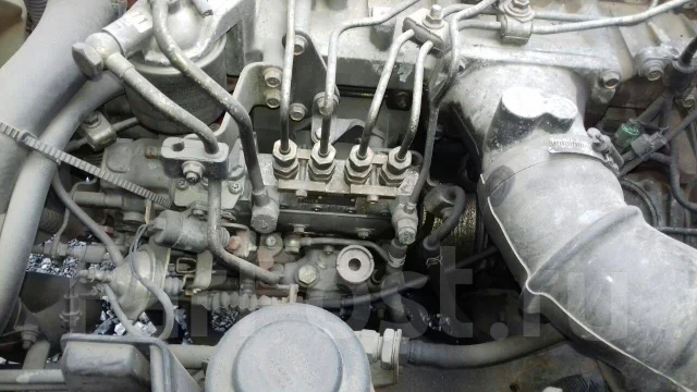 Hino Dutro ����