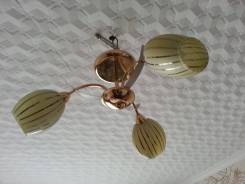 Люстры.