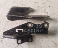 Крепление капота. Infiniti I30, A32 Nissan Maxima, A32, A32B Nissan Cefiro, A32, HA32, PA32, WA32, WHA32, WPA32 Двигатели: VQ30DE, VQ20DE, VQ25DE