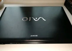 Sony VAIO SVE. 17.3", 2,2����, ��� 8 ��, ���� 1 000���, WiFi: 1, ����������� �� 3��. ����