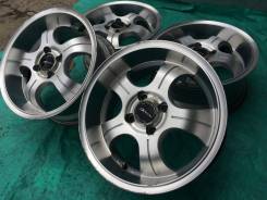 Hot Stuff Precious. 6.5x15, 4x100.00, ET38, ЦО 73,1 мм.