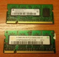 SO-DIMM DDR2.