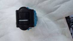 Кнопка, блок кнопок. Volkswagen Touareg, 7LA Двигатели: AXQ, AYH, AZZ, BAA, BAC, BAN, BAR, BHK, BHL, BJN, BKJ, BKL, BKS, BKW, BLE, BLK, BMV, BMX, BPD...