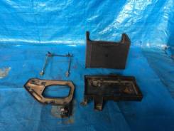 Крепление аккумулятора. Mazda Mazda2 Mazda Demio, DY3R, DY3W, DY5R, DY5W