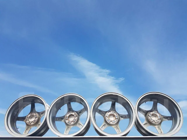 Enkei RP03. 8.0x17", 5x100, ET48, �� 72���. ����