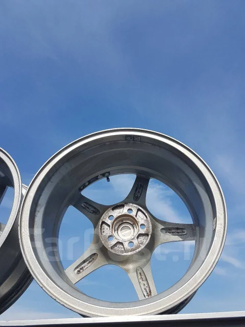 Enkei RP03. 8.0x17", 5x100, ET48, �� 72���. ����