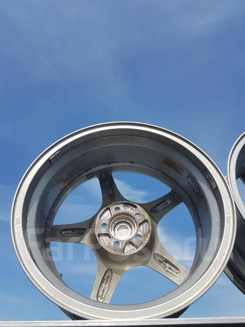 Enkei RP03. 8.0x17", 5x100, ET48, �� 72���. ����
