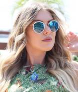 Очки Ray-Ban.
