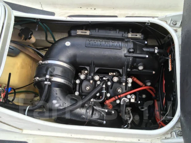 Yamaha WaveRunner. 2000 ��� ����