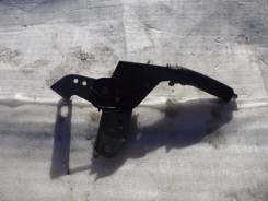 Ручка ручника. Toyota Mark II Wagon Blit, GX110, GX110W, JZX110, JZX110W Toyota Verossa, GX110, GX115, JZX110 Toyota Mark II, GX110, JZX110 Двигатели...
