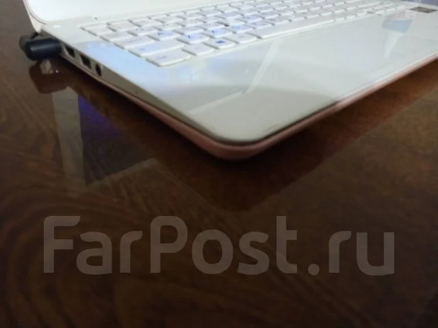 Lenovo IdeaPad S206. 11.6", 1,4����, ��� 4 ��, ���� 150���, WiFi: 1, Bluetooth: 1, ����������� �� 4��. ����