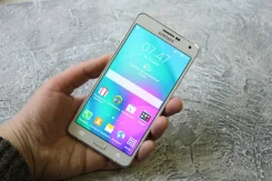 Samsung Galaxy A7 2015. �/�