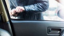 Подушка клин. Открытие автомобиля без повреждений.