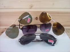 Очки Ray-Ban.