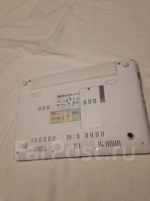 Asus Eee PC. 11.6", 1,3����, ��� 2048 ��, ���� 150���, WiFi: 1, Bluetooth: 1, ����������� �� 3��. ����