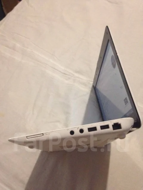 Asus Eee PC. 11.6", 1,3����, ��� 2048 ��, ���� 150���, WiFi: 1, Bluetooth: 1, ����������� �� 3��. ����