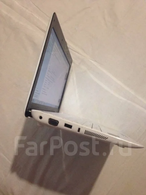 Asus Eee PC. 11.6", 1,3����, ��� 2048 ��, ���� 150���, WiFi: 1, Bluetooth: 1, ����������� �� 3��. ����