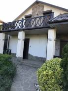 Срочная продажа 3-х эт. дома в бухте Казачья, площадь 322 кв. м,18 соток. Улица Военных Строителей 22, р-н Гагаринский, площадь дома 322 кв. м., центр...