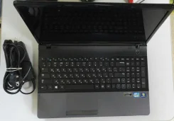 Samsung 300E5C. 15.6", 2,4����, ��� 6 ��, ���� 750���, WiFi: 1, Bluetooth: 1, ����������� �� 1��. ����