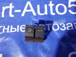 Кнопка открывания бензобака. Volkswagen Passat, 3C2, 3C5 Двигатели: AXX, AXZ, BKC, BKP, BLF, BLP, BLR, BLS, BLV, BLX, BLY, BMA, BMB, BMP, BMR, BPY, BS...