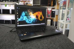 Samsung R525. 15.6", 2,2����, ��� 4 ��, ���� 320���, WiFi: 1 ����