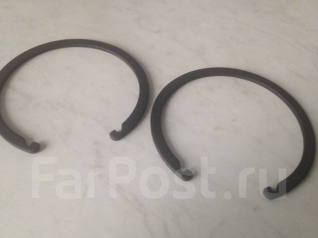 Кольцо стопорное передней ступицы камаз. Стопорное кольцо полуоси 6520. Стопорное кольцо renault 7703066381. Новосибирск стопорное кольцо. Стопорное кольцо наружнее д26.