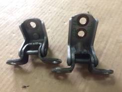 Крепление боковой двери. Nissan: Bluebird, Primera Camino, Maxima, Elgrand, Presage, Lucino, Primera, Pulsar, Sunny, Cedric, Bluebird Sylphy, Safari...