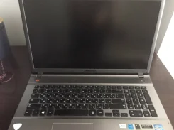 Samsung 550P7C-S03. 17.3", 2,4����, ��� 8 ��, ���� 1 000���, WiFi: 1, Bluetooth: 1, ����������� �� 5��. ����