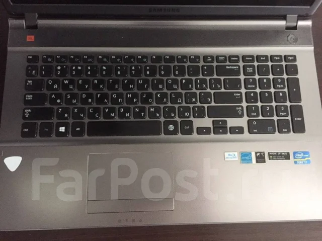 Samsung 550P7C-S03. 17.3", 2,4����, ��� 8 ��, ���� 1 000���, WiFi: 1, Bluetooth: 1, ����������� �� 5��. ����