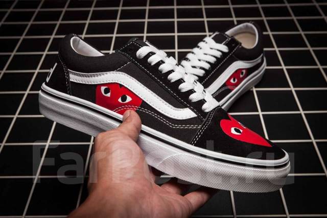 vans cdg play