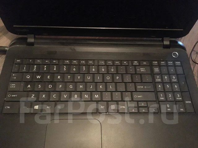 Toshiba Satellite. 15.6", 2,4����, ��� 4 ��, ���� 1 000���, WiFi: 1, Bluetooth: 1, ����������� �� 3��. ����