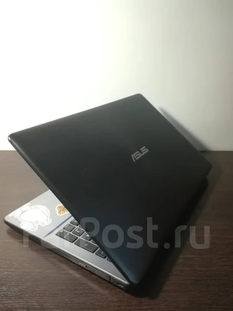 Asus X550CC. 15.6", 1,8����, ��� 4 ��, ���� 500���, WiFi: 1, Bluetooth: 1, ����������� �� 2��. ����