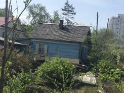 Продаётся дом в Артеме. Улица Советская 3, р-н Центр, площадь дома 33 кв. м., централизованный водопровод, электричество 27 кВт, отопление твердотопли...