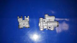 Регулятор давления тормозов. Suzuki Escudo, TA02W, TA52W, TD02W, TD32W, TD52W, TD62W, TL52W